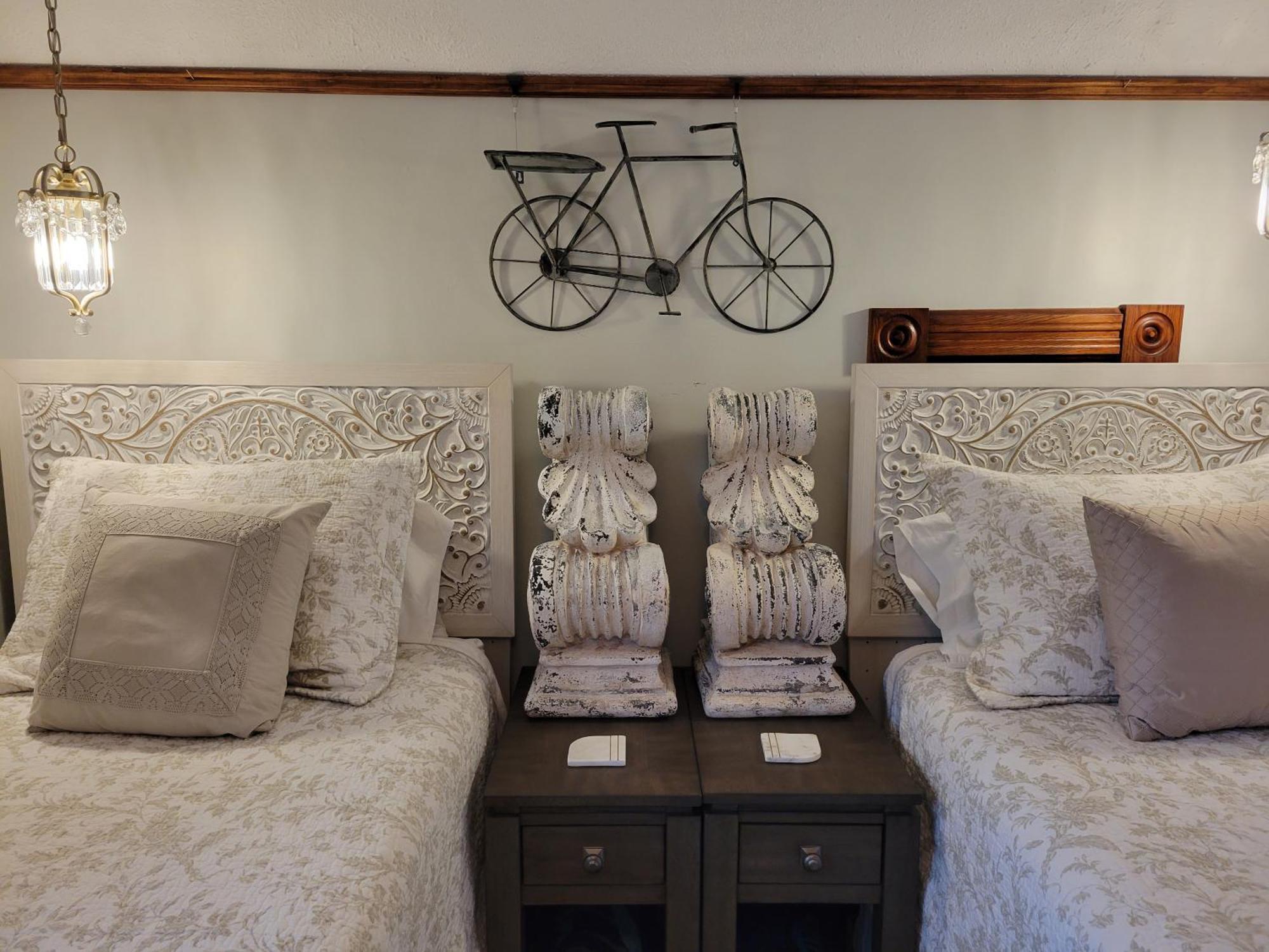 The Walnut Grove Bnb Harrow Eksteriør bilde